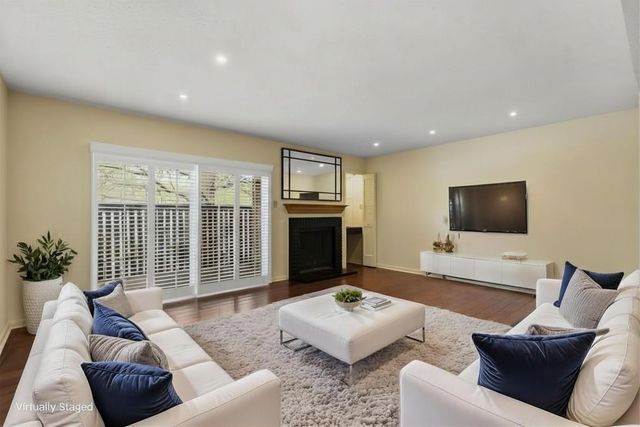 4742 Oakbrook Ct Apt 1, Memphis, TN 38117