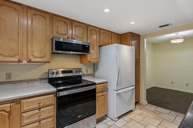 4742 Oakbrook Ct Apt 1, Memphis, TN 38117