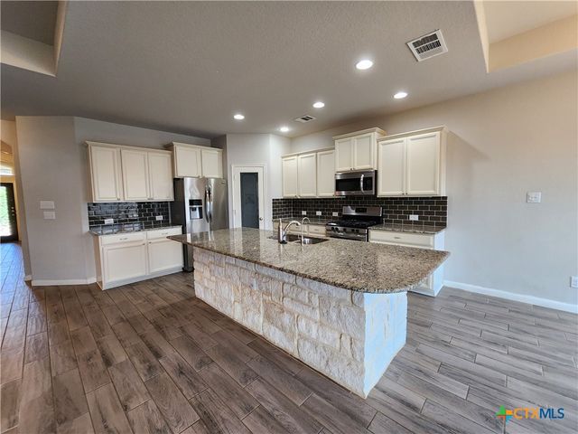 338 Oak Creek Way, New Braunfels, TX 78130