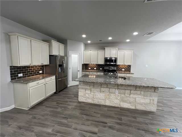 338 Oak Creek Way, New Braunfels, TX 78130