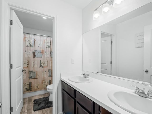 3637 N Mccaffrey Avenue, Fresno, CA 93722