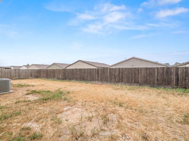 3637 N Mccaffrey Avenue, Fresno, CA 93722