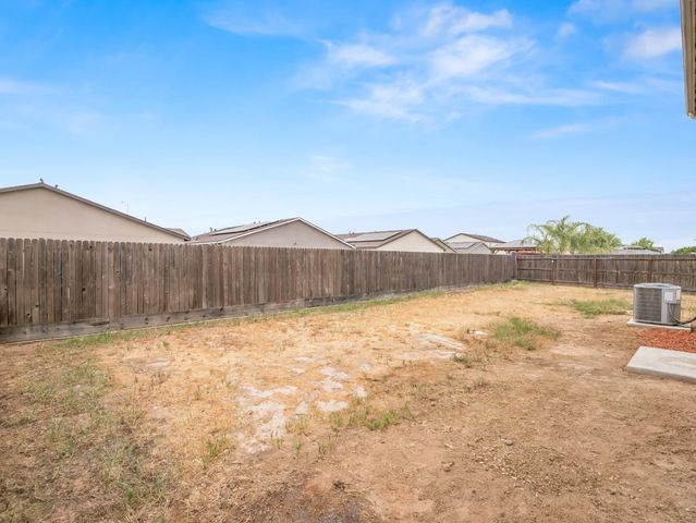 3637 N Mccaffrey Avenue, Fresno, CA 93722