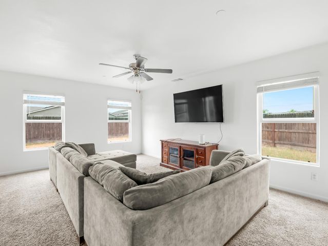 3637 N Mccaffrey Avenue, Fresno, CA 93722