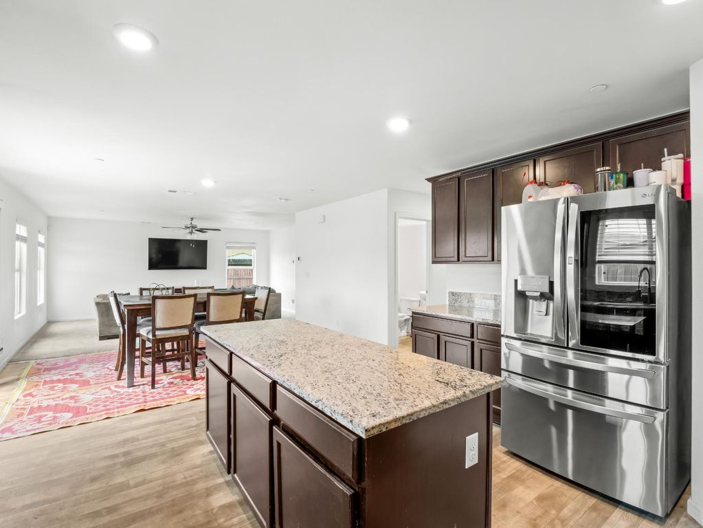 Image 14 of property listing at 3637 N Mccaffrey Avenue, Fresno, CA 93722