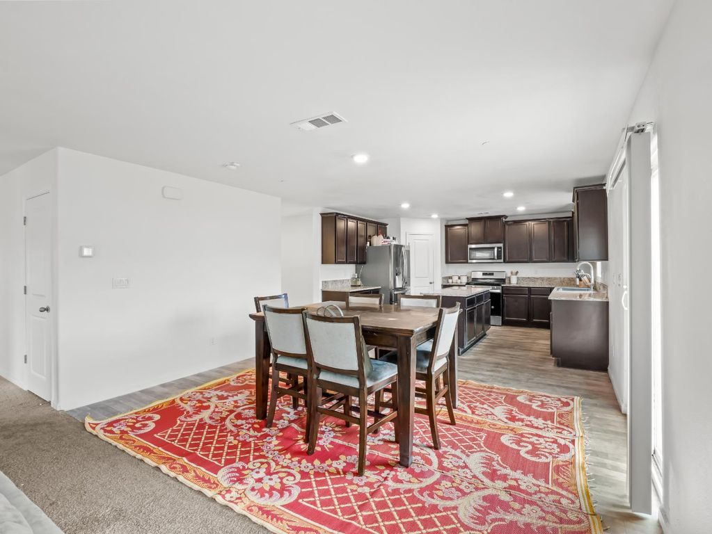 Image 16 of property listing at 3637 N Mccaffrey Avenue, Fresno, CA 93722