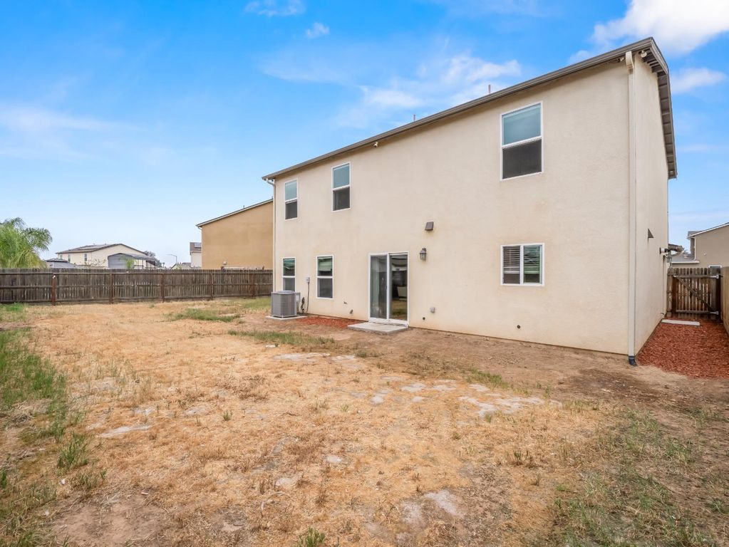 Image 31 of property listing at 3637 N Mccaffrey Avenue, Fresno, CA 93722