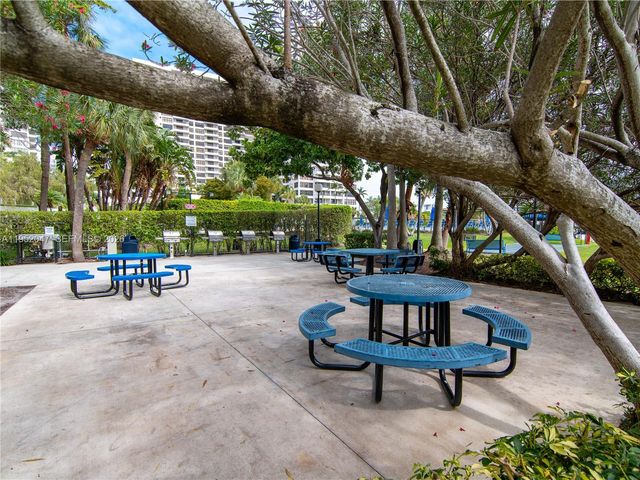 2500 Parkview Dr 2312, Hallandale Beach, FL 33009