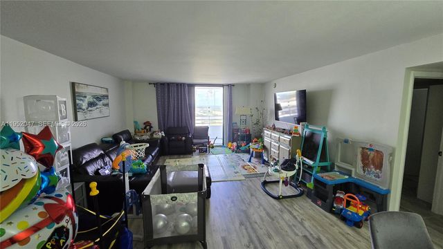 2500 Parkview Dr 2312, Hallandale Beach, FL 33009