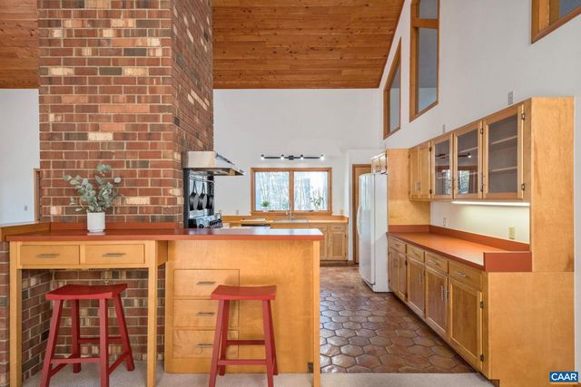 298 COURTHOUSE MOUNTAIN LN, Madison, VA 22727