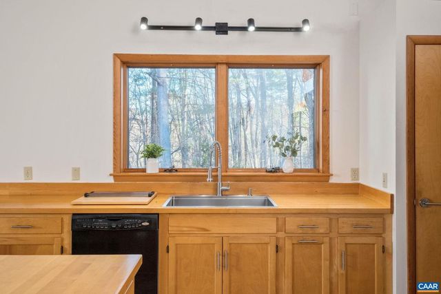 298 COURTHOUSE MOUNTAIN LN, Madison, VA 22727