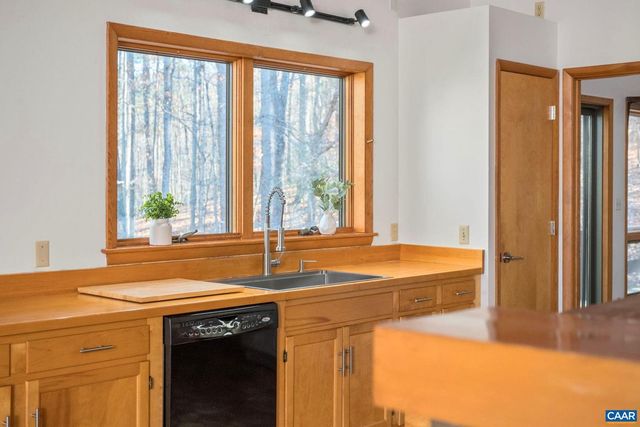 298 COURTHOUSE MOUNTAIN LN, Madison, VA 22727