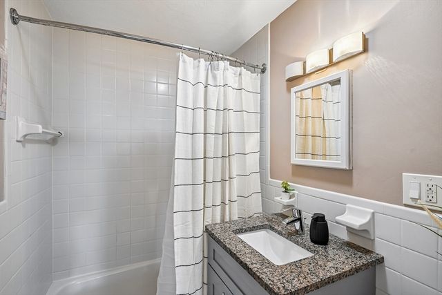 32 Whites Ave D43, Watertown, MA 02472