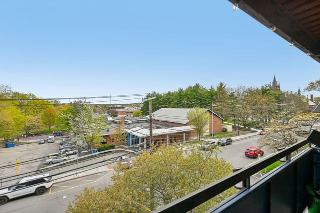 32 Whites Ave D43, Watertown, MA 02472