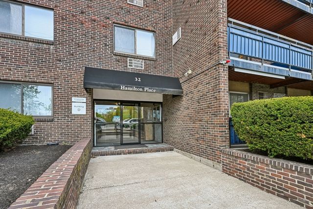32 Whites Ave D43, Watertown, MA 02472