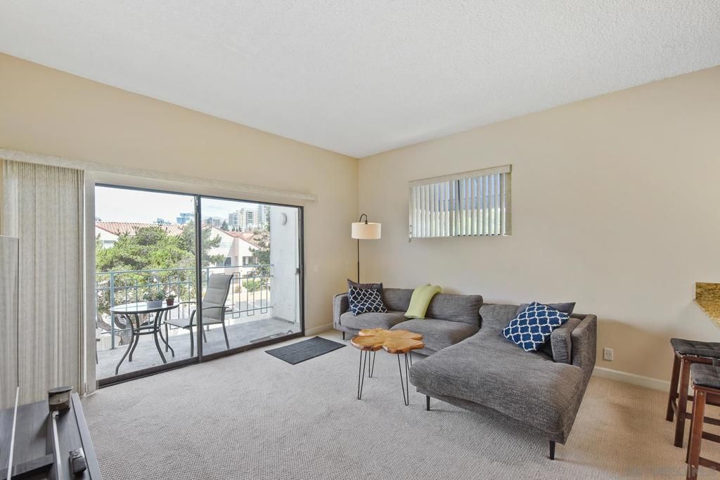 8310 Regents Rd 3E, San Diego, CA 92122 — photo 2