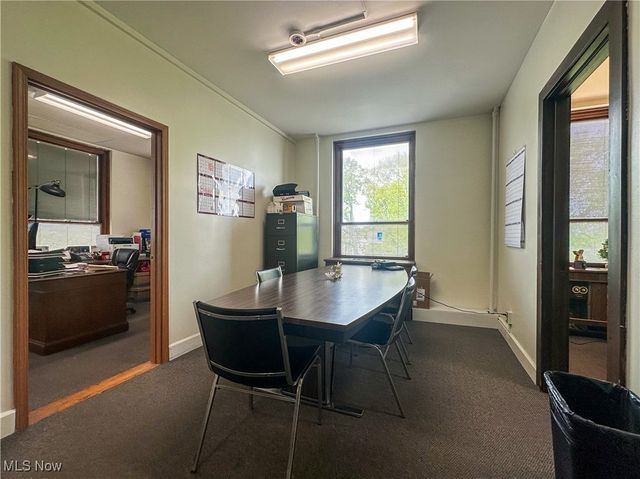 2 S Main Street, Niles, OH 44446