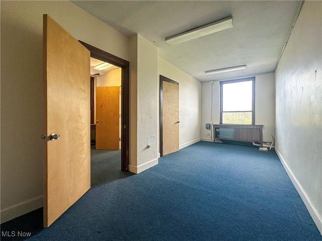 2 S Main Street, Niles, OH 44446