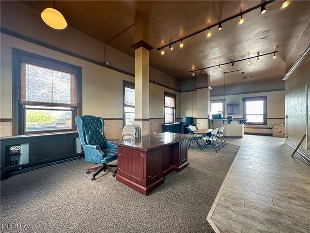 2 S Main Street, Niles, OH 44446