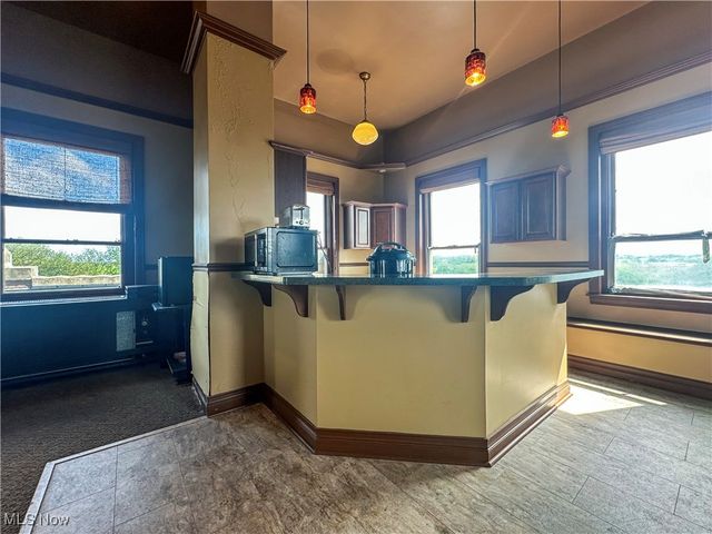 2 S Main Street, Niles, OH 44446