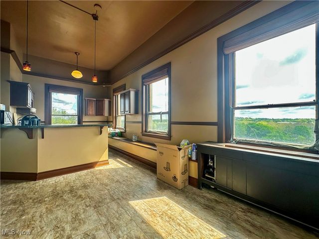 2 S Main Street, Niles, OH 44446