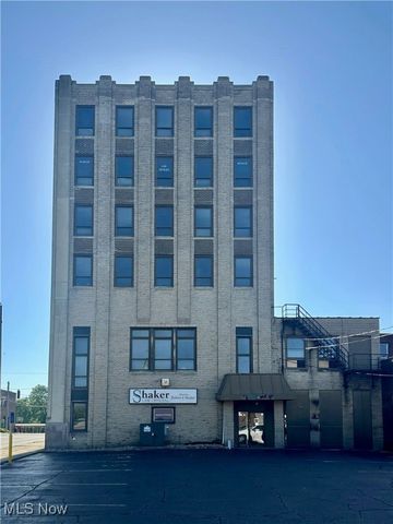 2 S Main Street, Niles, OH 44446