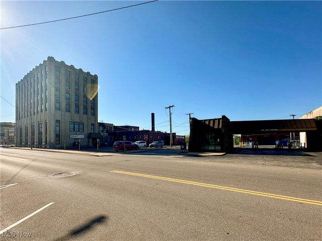 2 S Main Street, Niles, OH 44446