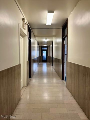 2 S Main Street, Niles, OH 44446