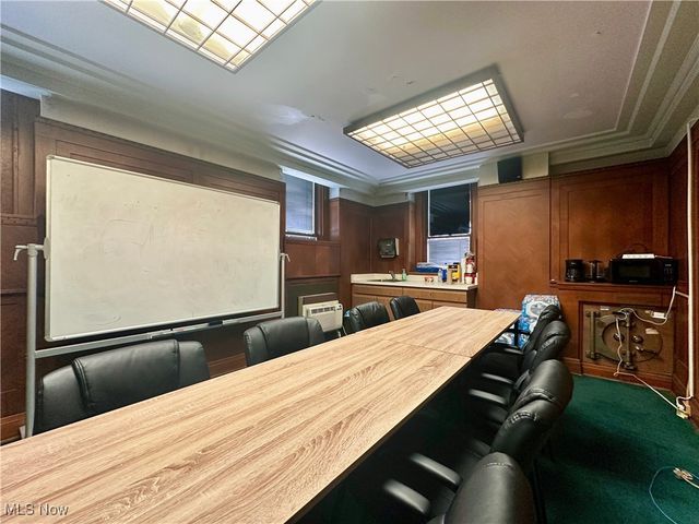 2 S Main Street, Niles, OH 44446