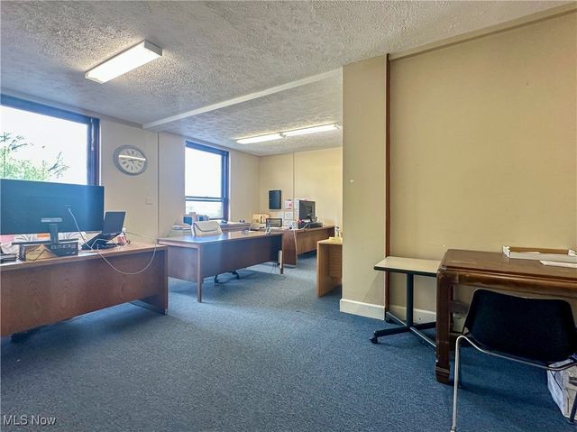 2 S Main Street, Niles, OH 44446