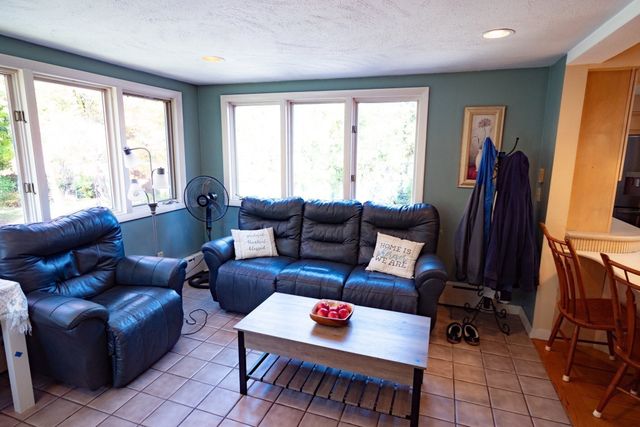 112 Bonnydale Rd, Leominster, MA 01453