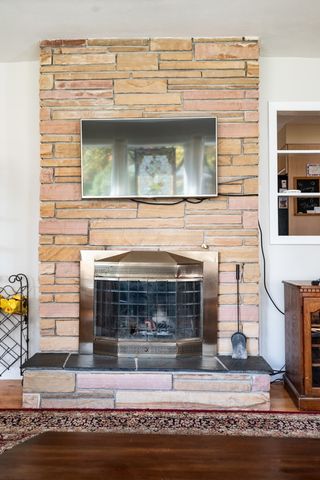112 Bonnydale Rd, Leominster, MA 01453