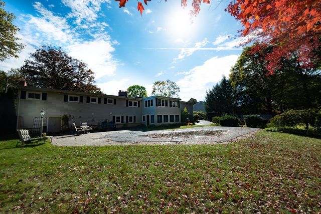 112 Bonnydale Rd, Leominster, MA 01453