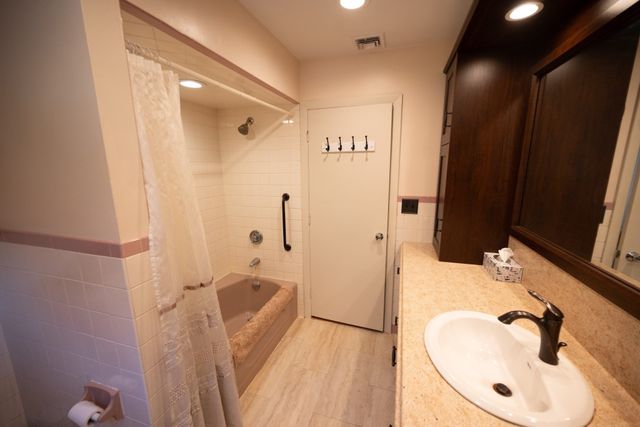 112 Bonnydale Rd, Leominster, MA 01453