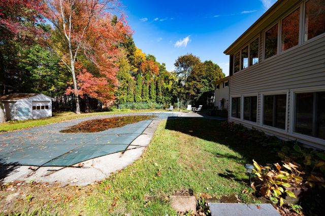 112 Bonnydale Rd, Leominster, MA 01453