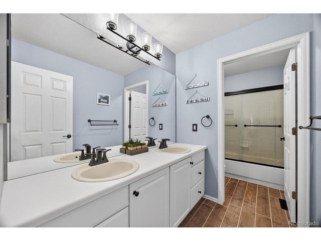 2742 S Braun Way, Lakewood, CO 80228