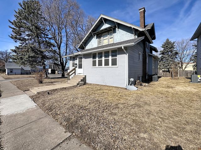 1640 W 17th Street, Davenport, IA 50804