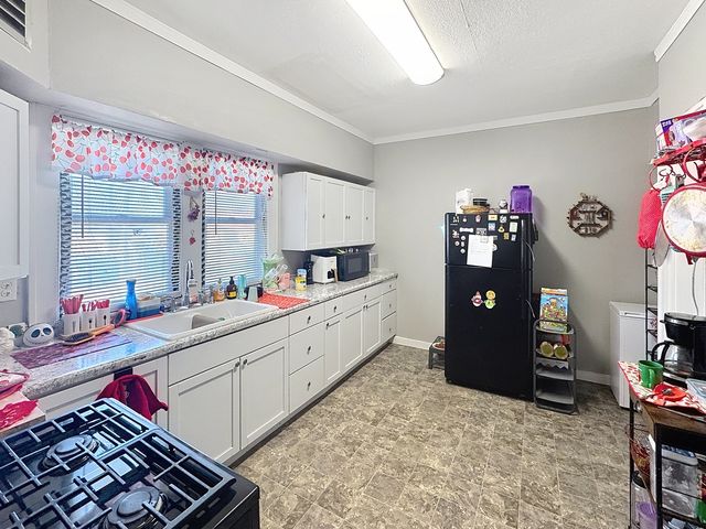 1640 W 17th Street, Davenport, IA 50804