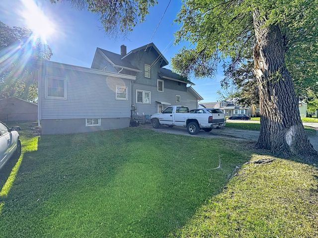 1640 W 17th Street, Davenport, IA 50804