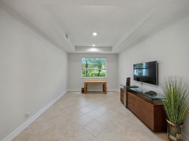 123 Palm Bay Terrace A, Palm Beach Gardens, FL 33418