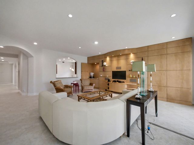 123 Palm Bay Terrace A, Palm Beach Gardens, FL 33418