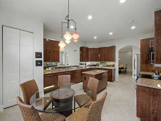 123 Palm Bay Terrace A, Palm Beach Gardens, FL 33418