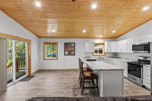 384 Lancer Court, Nekoosa, WI 54457
