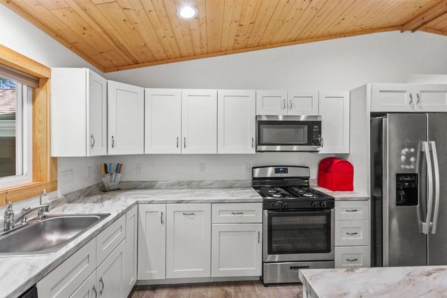 384 Lancer Court, Nekoosa, WI 54457