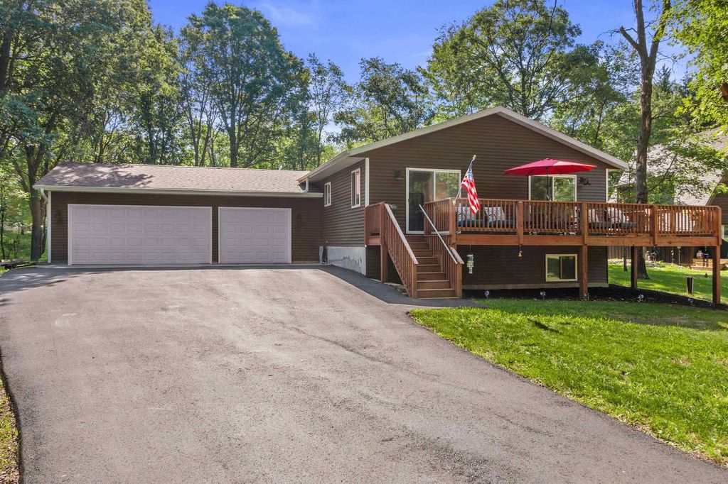 384 Lancer Court, Nekoosa, WI 54457