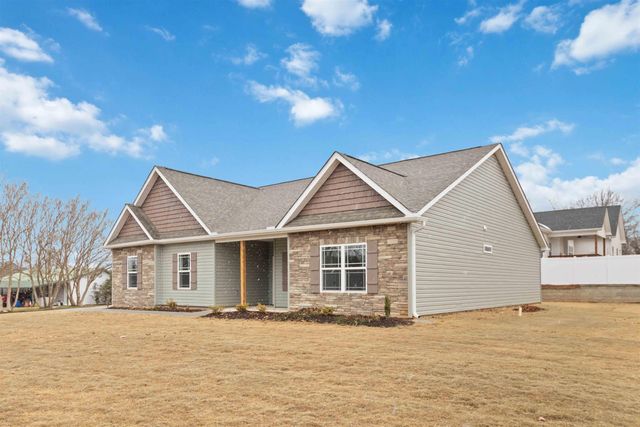 255 Pillsburgh Circle, Landrum, SC 29356