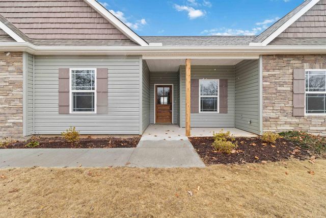 255 Pillsburgh Circle, Landrum, SC 29356