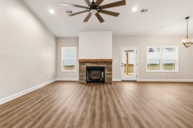 255 Pillsburgh Circle, Landrum, SC 29356