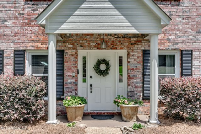 556 Cliffview Drive, Brandon, MS 39047