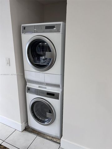 5480 W 21st Ct 404, Hialeah, FL 33016